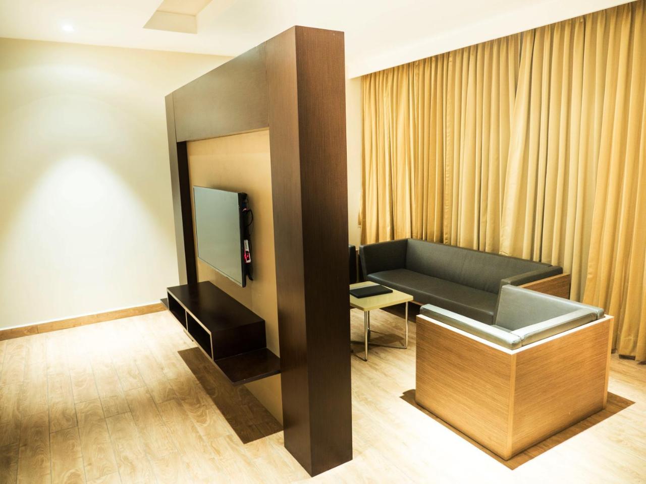 Hotel Grand Ashok Thanjavur Exterior foto